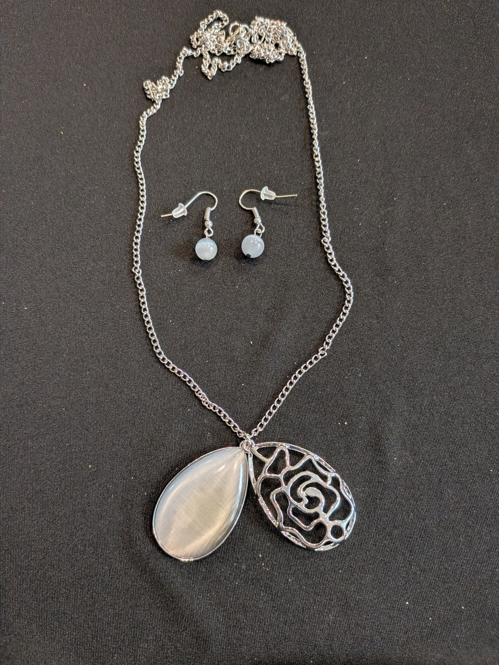 Silver-Tone Teardrop & Filigree Pendant Necklace with White Drop Earrings